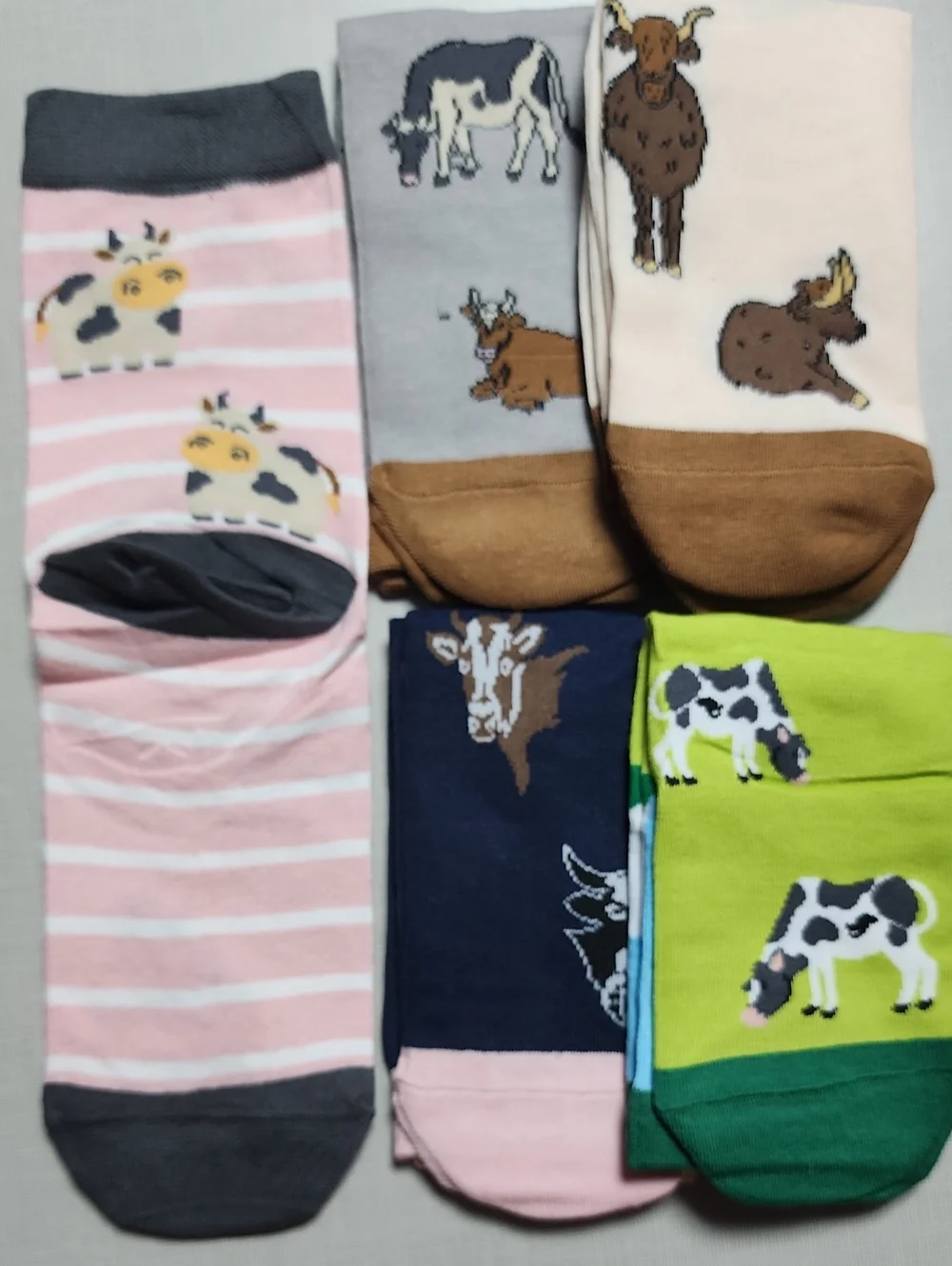 5 pack women's socks with cows.
